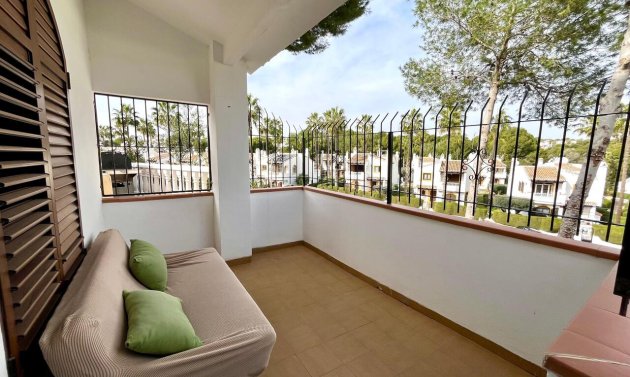 Reventa - Villa -
Villamartín - Villamartin