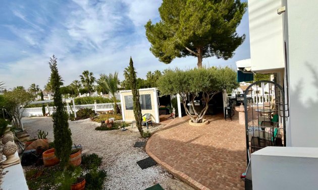 Reventa - Villa -
Villamartín - Villamartin
