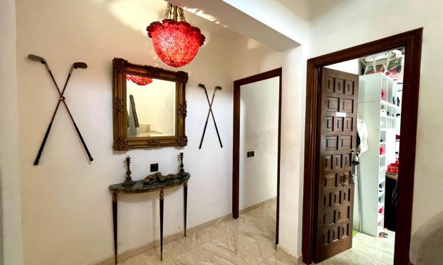 Reventa - Villa -
Villamartín - Villamartin
