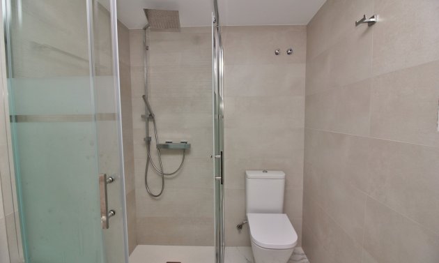 Återförsäljning - Villa -
Villamartín - Villamartin