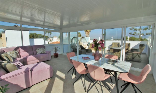 Återförsäljning - Villa -
Villamartín - Villamartin