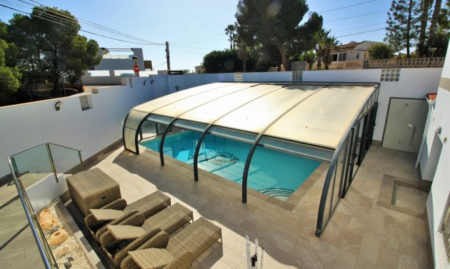 Återförsäljning - Villa -
Villamartín - Villamartin