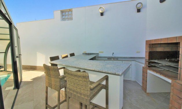 Återförsäljning - Villa -
Villamartín - Villamartin