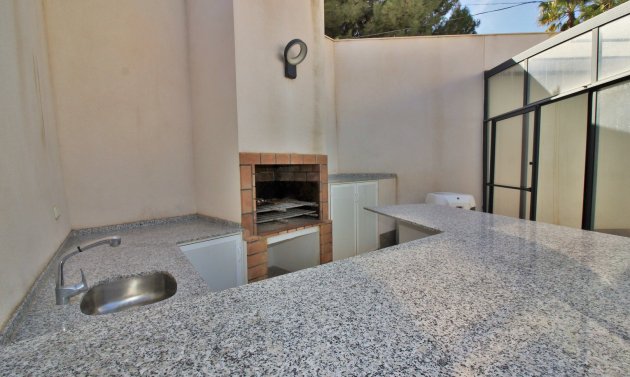 Återförsäljning - Villa -
Villamartín - Villamartin
