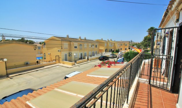 Återförsäljning - Radhus -
Villamartín - Villamartin