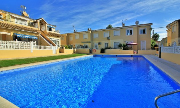 Återförsäljning - Radhus -
Villamartín - Villamartin