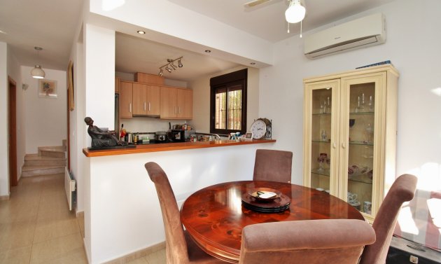 Resale - Villa -
Villamartín - PAU 8