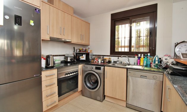 Resale - Villa -
Villamartín - PAU 8
