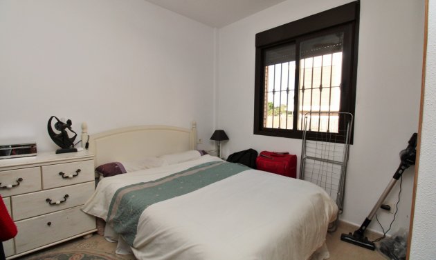 Resale - Villa -
Villamartín - PAU 8