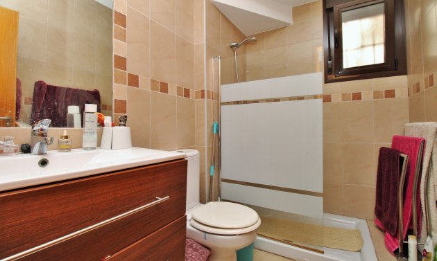 Resale - Villa -
Villamartín - PAU 8