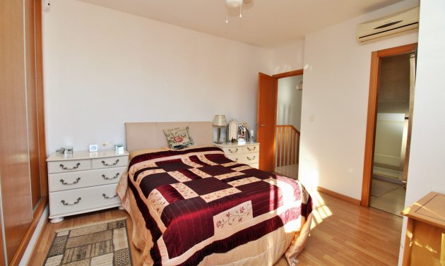 Resale - Villa -
Villamartín - PAU 8