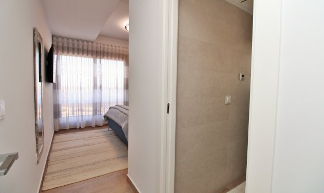 Återförsäljning - Villa -
Villamartín - Villamartin