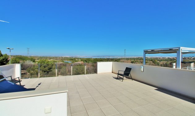 Återförsäljning - Villa -
Villamartín - Villamartin