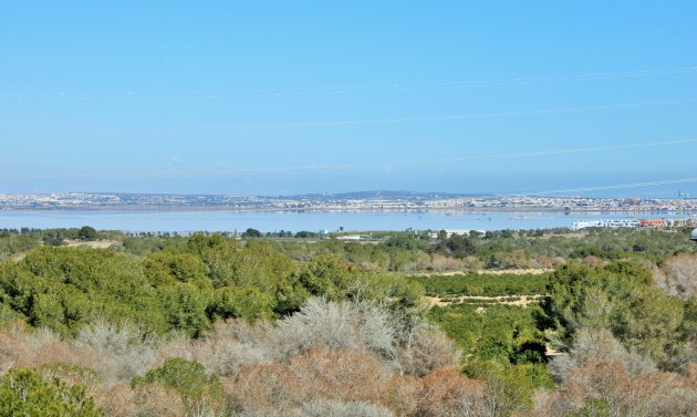 Återförsäljning - Villa -
Villamartín - Villamartin