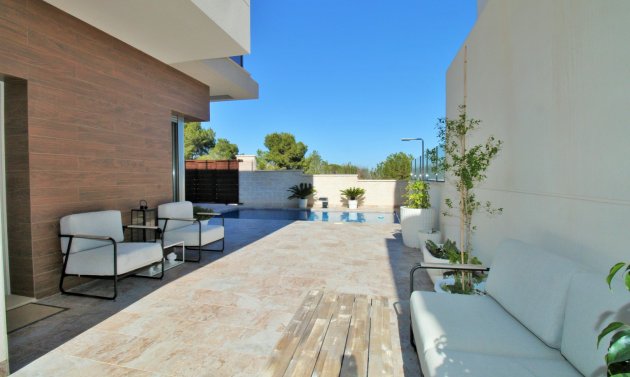 Återförsäljning - Villa -
Villamartín - Villamartin