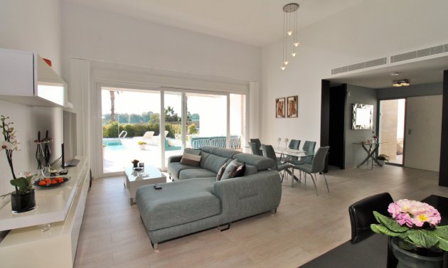 Återförsäljning - Villa -
Algorfa - La Finca Golf Resort
