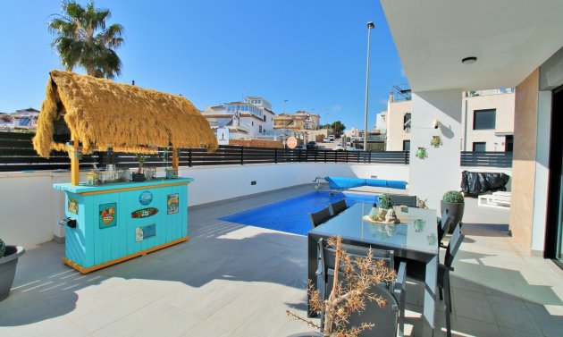 Resale - Villa -
Villamartín - Villamartin