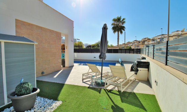 Resale - Villa -
Villamartín - Villamartin