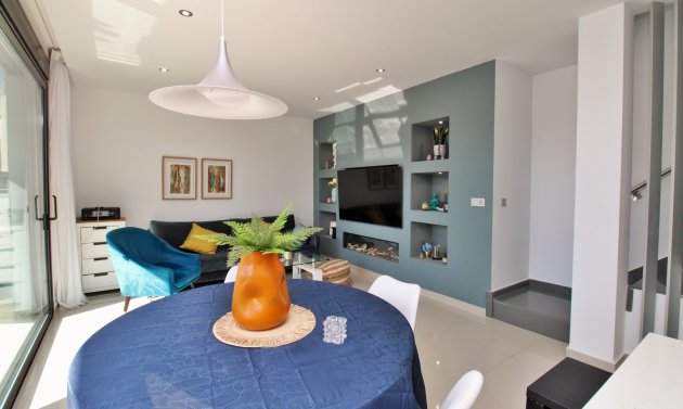 Resale - Villa -
Villamartín - Villamartin