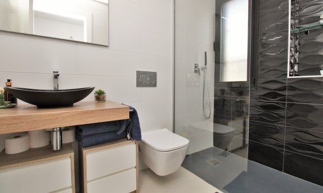 Resale - Villa -
Villamartín - Villamartin