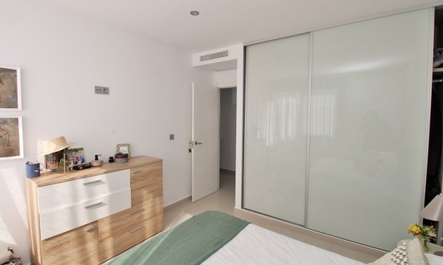 Resale - Villa -
Villamartín - Villamartin