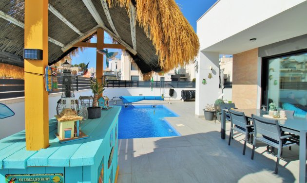 Resale - Villa -
Villamartín - Villamartin