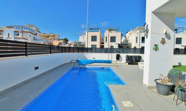 Resale - Villa -
Villamartín - Villamartin