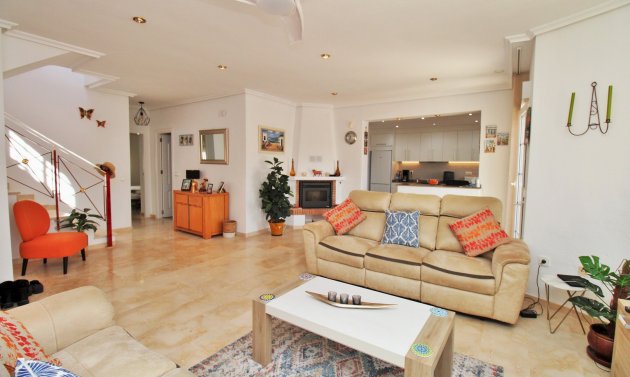 Resale - Villa -
Villamartín - Los Dolses