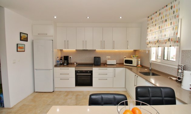 Resale - Villa -
Villamartín - Los Dolses