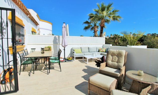 Resale - Villa -
Villamartín - Los Dolses