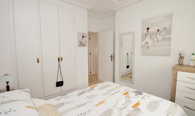 Resale - Villa -
Villamartín - Los Dolses