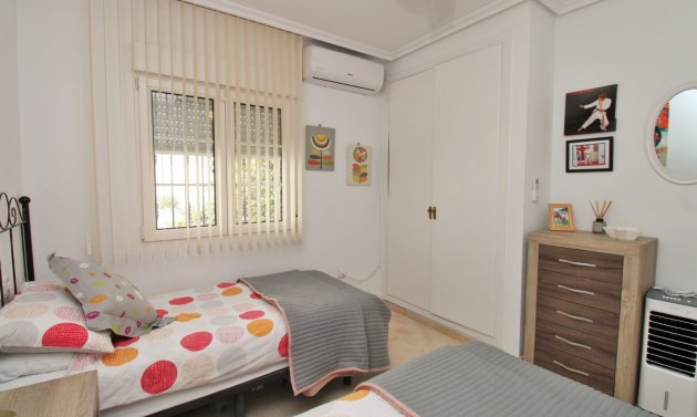 Resale - Villa -
Villamartín - Los Dolses