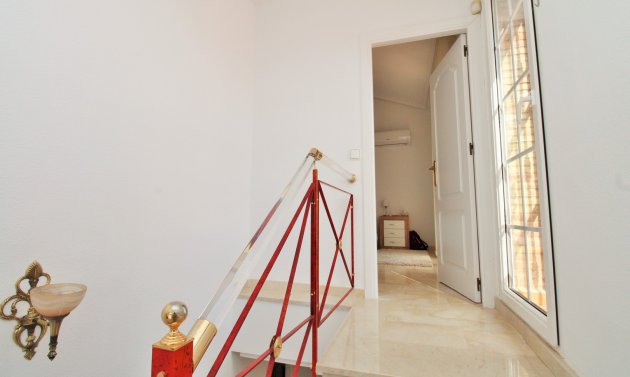 Resale - Villa -
Villamartín - Los Dolses
