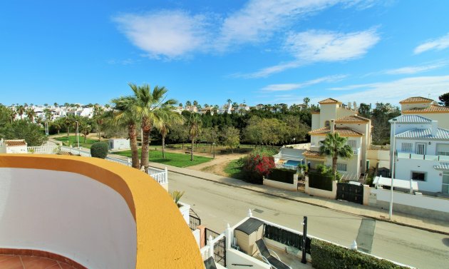 Resale - Villa -
Villamartín - Los Dolses