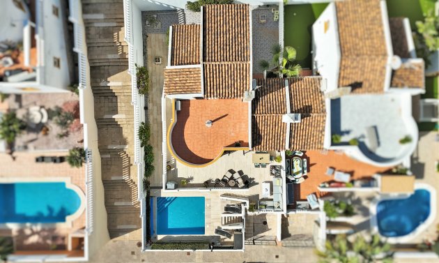 Resale - Villa -
Villamartín - Los Dolses