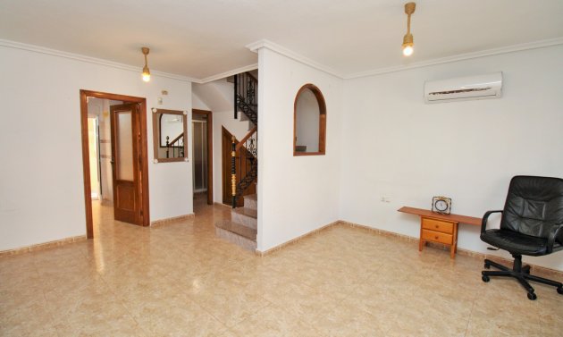 Resale - Townhouse -
Villamartín - Villamartin