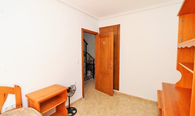 Resale - Townhouse -
Villamartín - Villamartin