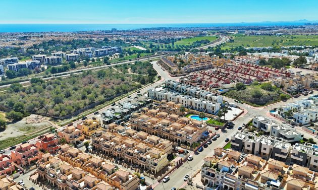 Resale - Townhouse -
Villamartín - Villamartin