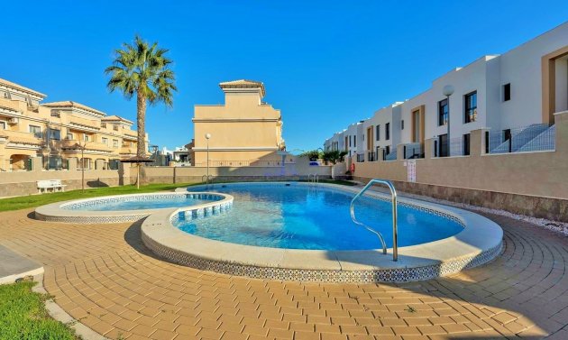 Resale - Townhouse -
Villamartín - Villamartin