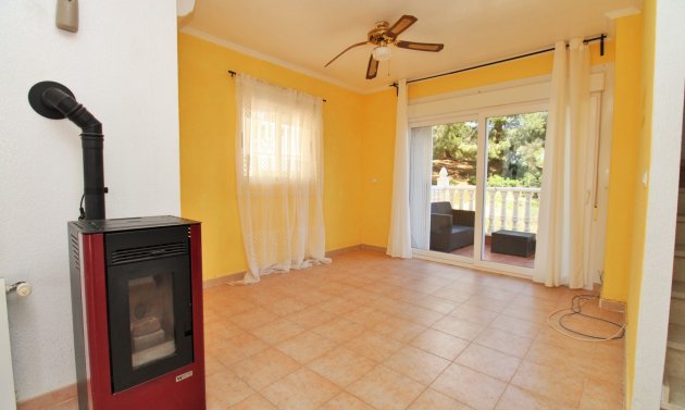 Återförsäljning - Villa -
Villamartín - Villamartin