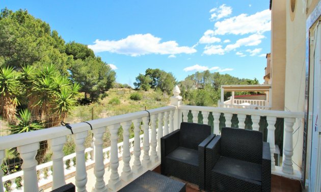 Återförsäljning - Villa -
Villamartín - Villamartin