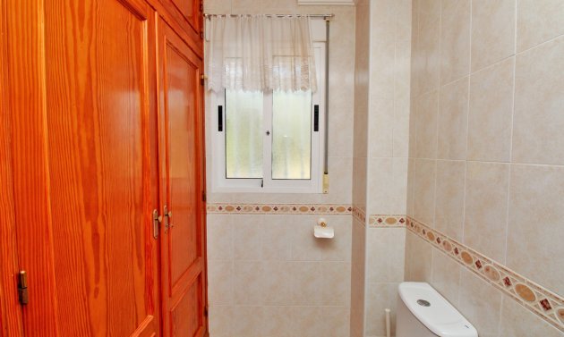 Återförsäljning - Villa -
Villamartín - Villamartin