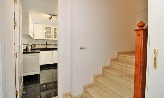 Återförsäljning - Villa -
Villamartín - Villamartin
