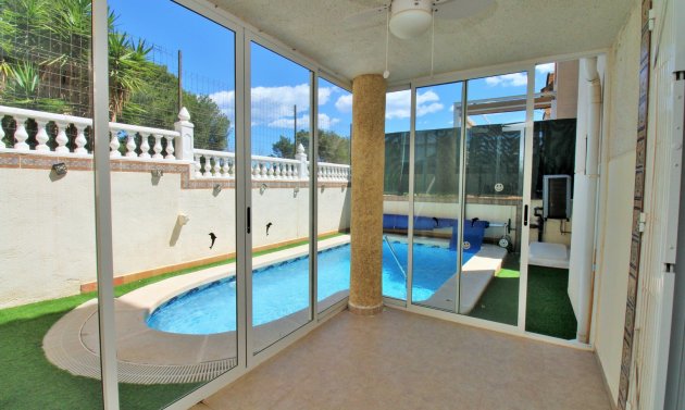 Återförsäljning - Villa -
Villamartín - Villamartin