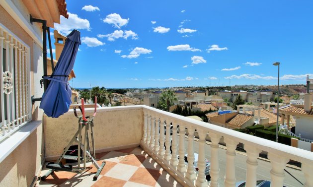 Återförsäljning - Villa -
Villamartín - Villamartin