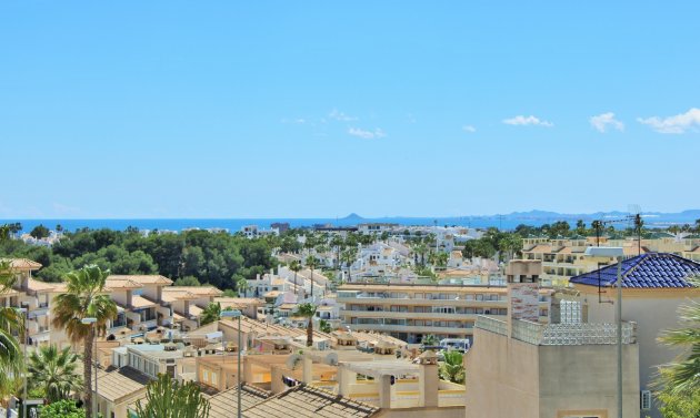 Återförsäljning - Villa -
Villamartín - Villamartin