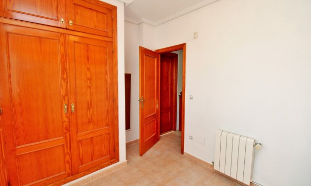 Återförsäljning - Villa -
Villamartín - Villamartin