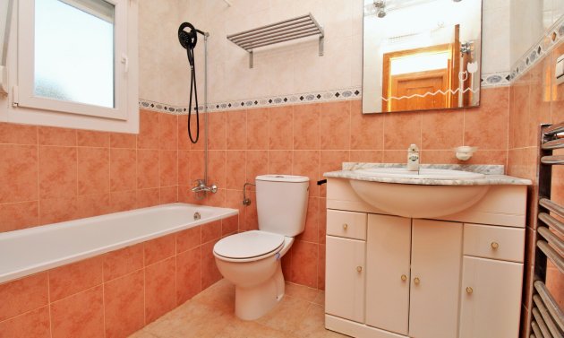 Återförsäljning - Villa -
Villamartín - Villamartin
