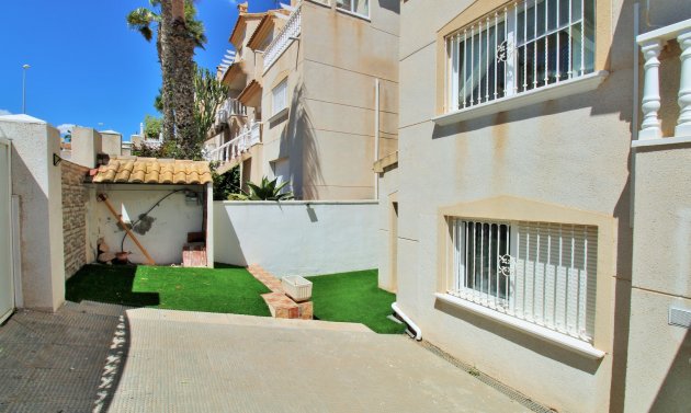 Återförsäljning - Villa -
Villamartín - Villamartin
