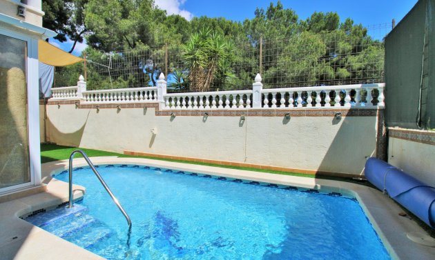 Återförsäljning - Villa -
Villamartín - Villamartin